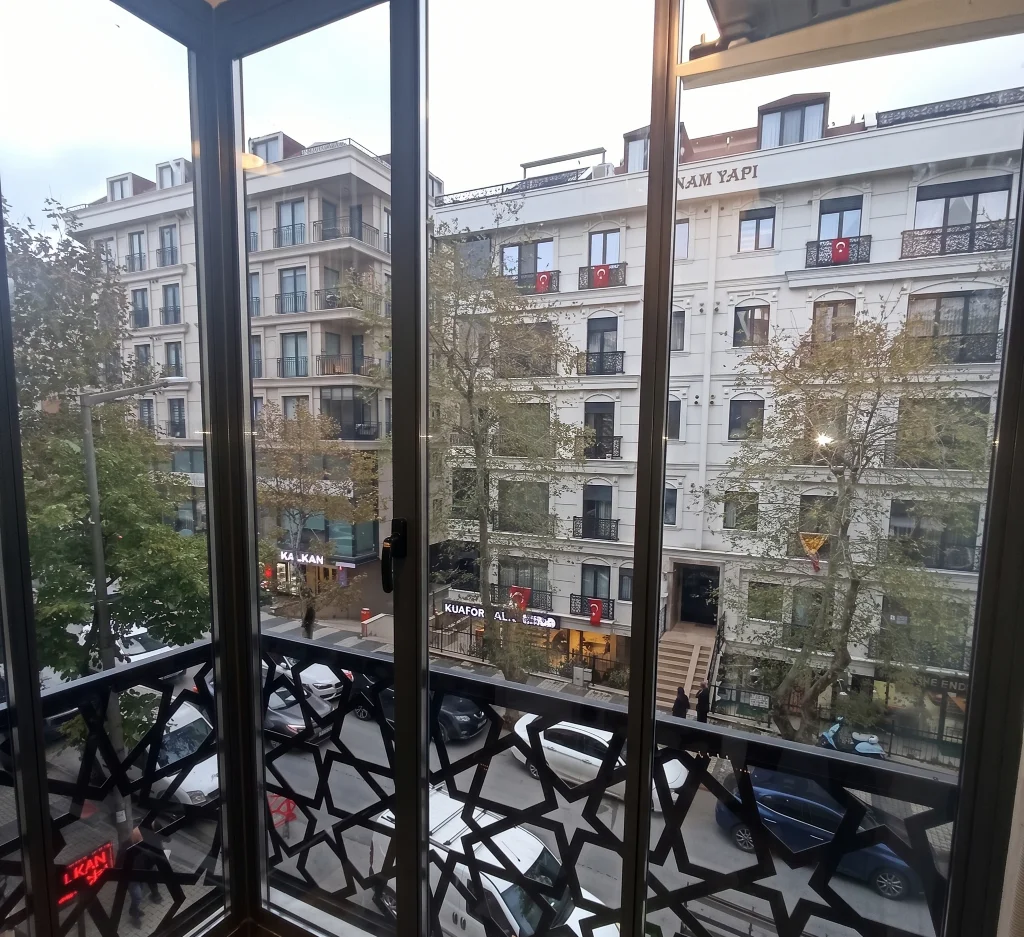 Cam Balkon Sistemleri